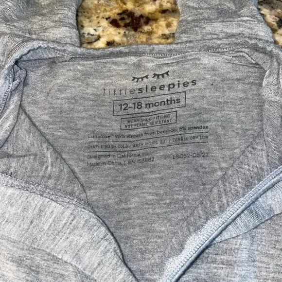 Little Sleepies Zippy Bundle of 4, 12-18 months, Bamboo PJs - Picture 5 of 7